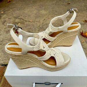 Copper Key Dreamcatcher macrame wedge.